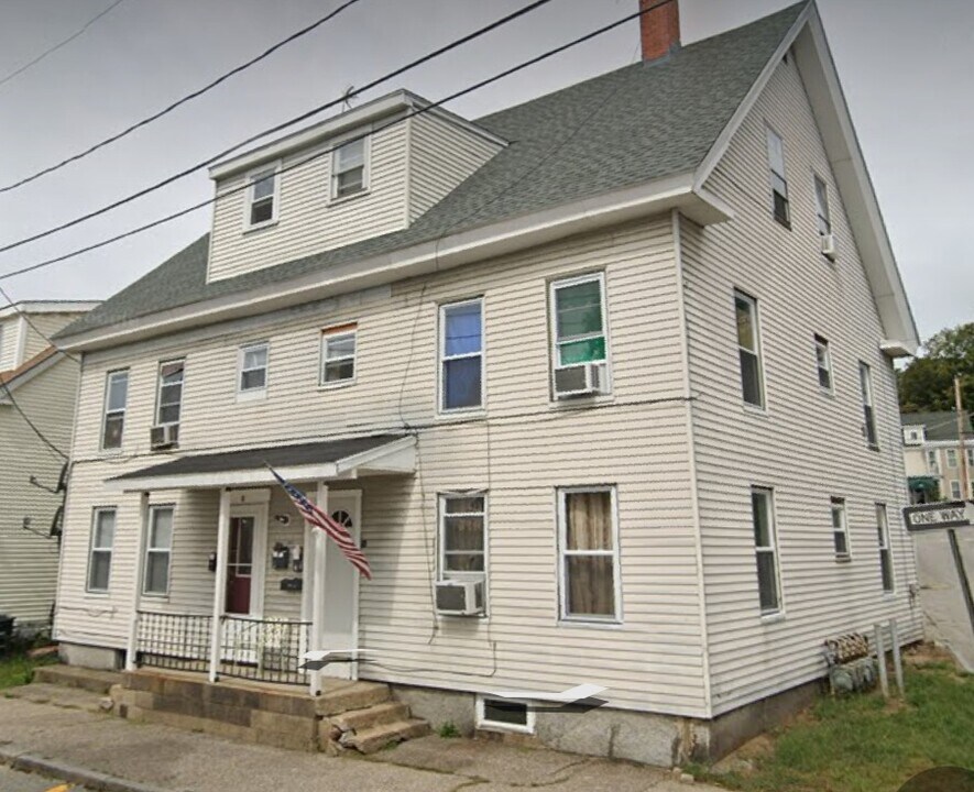 16 Central St, Unit #4 in Pembroke, NH - Building Photo
