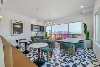 Bloom Beverly Grove - Fully Furnished Suites in Los Angeles, CA - Building Photo - Building Photo