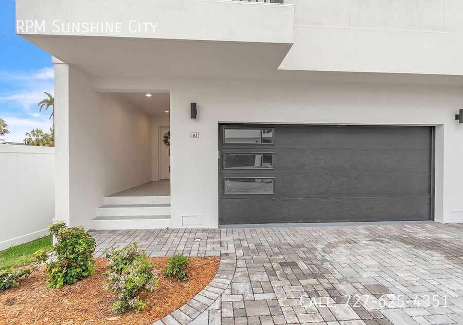 15405 Gulf Blvd in Madeira Beach, FL - Building Photo