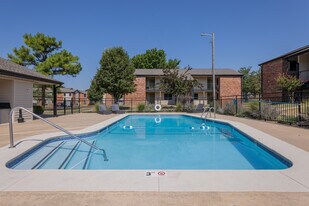 Isabella at Norman Apartments in Norman, OK - Building Photo