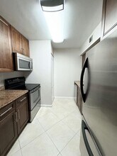 8886 SW 3rd St in Pembroke Pines, FL - Foto de edificio - Building Photo