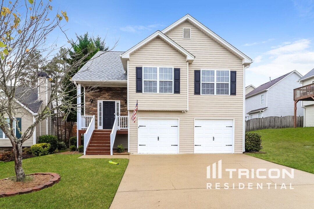 102 Providence Run in Dallas, GA - Building Photo