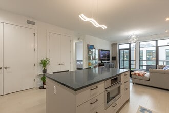 1701 W Webster Ave in Chicago, IL - Building Photo - Building Photo