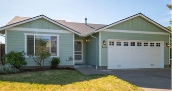 746 Desert Pine St NW in Albany, OR - Building Photo
