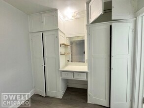 2341 N Commonwealth Ave in Chicago, IL - Building Photo - Building Photo