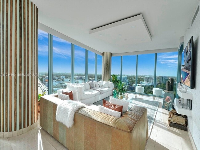 601 NE 36th St in Miami, FL - Building Photo - Building Photo