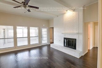 1717 Brighton Dr in Carrollton, TX - Foto de edificio - Building Photo