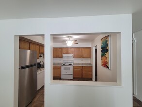 2214 S Goebbert Rd, Unit #178 in Arlington Heights, IL - Foto de edificio - Building Photo