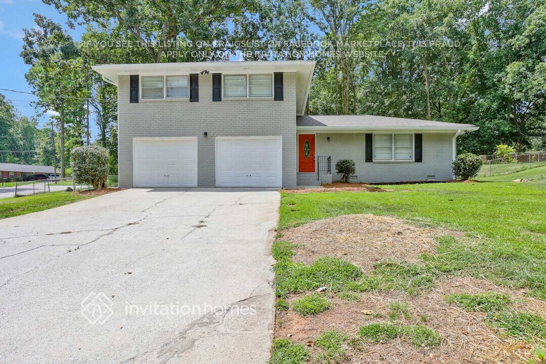 4337 Pleasant Forest Dr in Decatur, GA - Building Photo