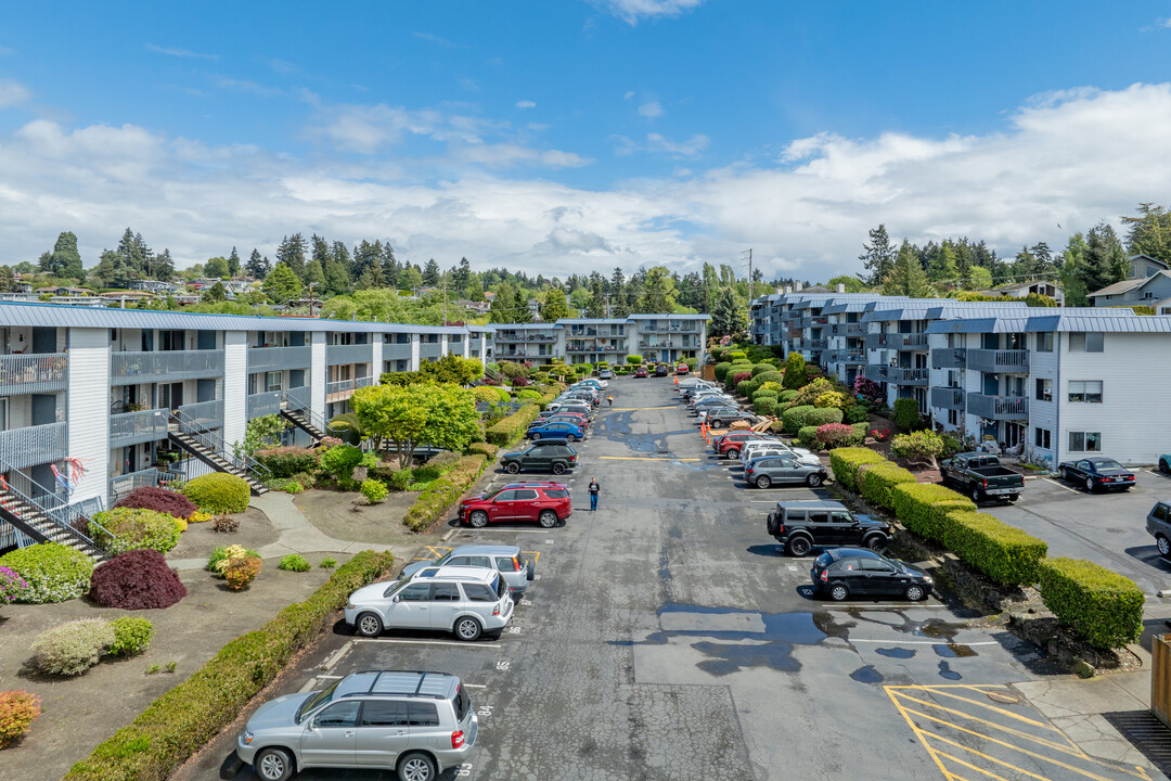 Whaler's Village in Des Moines, WA - Building Photo