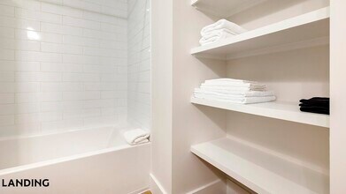 11122 Hambright Jct Dr, Unit F305 in Huntersville, NC - Building Photo - Building Photo