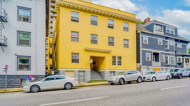 Victorian Apartments in Portland, OR - Building Photo - Building Photo