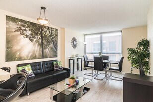 109 Rue Charlotte in Montréal, QC - Building Photo