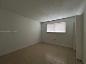 19825 SW 114th Ave in Miami, FL - Foto de edificio - Building Photo