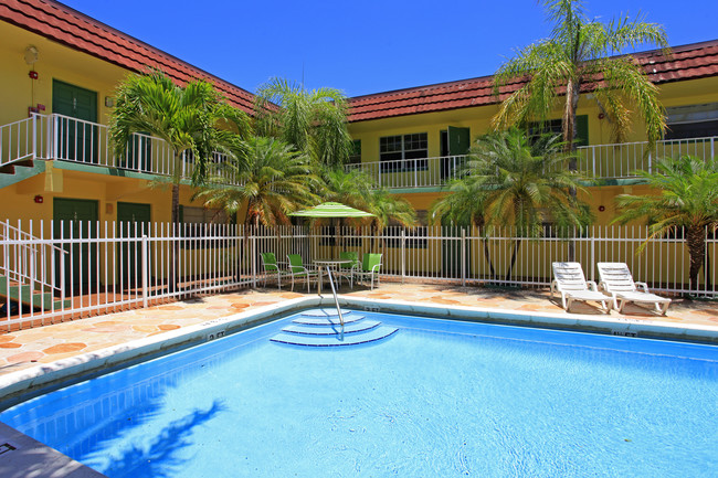 Fairview Apartments in Pompano Beach, FL - Foto de edificio - Building Photo