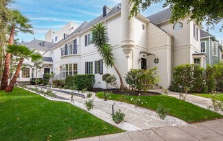 422 Smithwood Dr, Unit B in Beverly Hills, CA - Building Photo