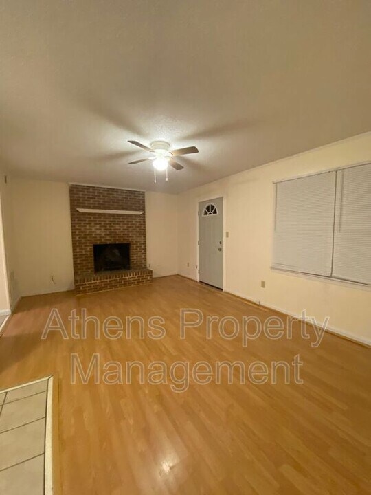 185 Shoemaker Ct in Athens, GA - Building Photo