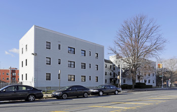 7224 Kissena Blvd in Flushing, NY - Building Photo - Building Photo