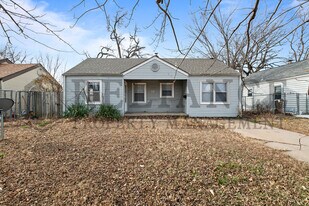 1913 N Hood St in Wichita, KS - Building Photo