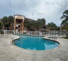 6900 SW 39th St, Unit # 107J in Davie, FL - Building Photo