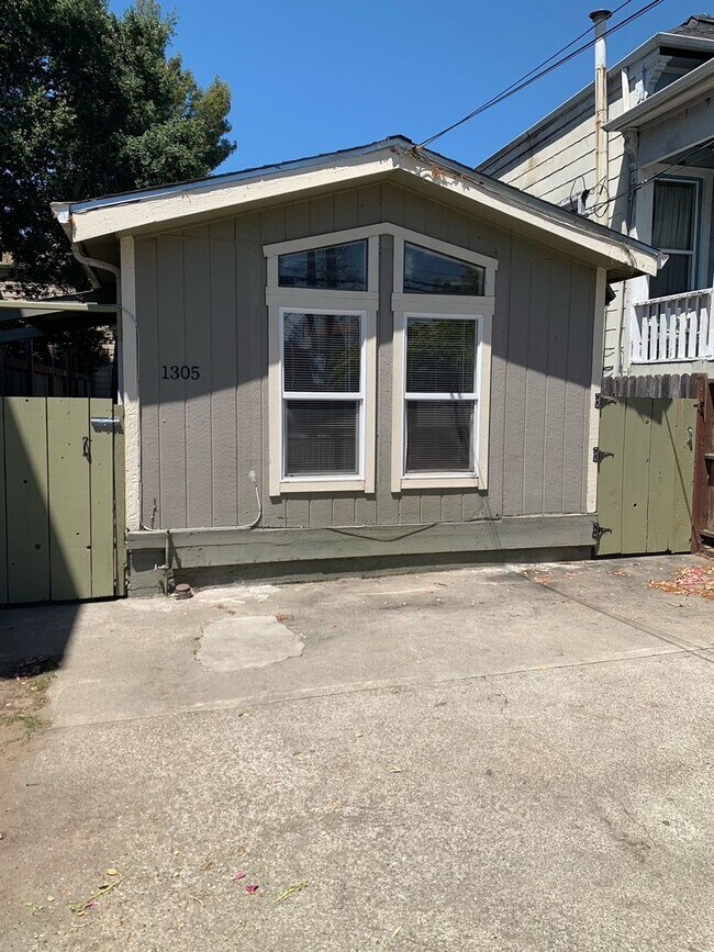property at 1305 Center St