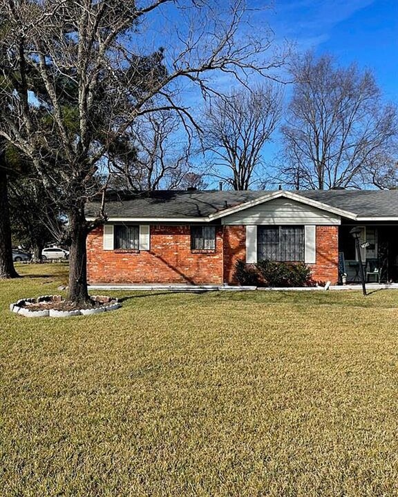 7408 W Canal Blvd in Shreveport, LA - Building Photo