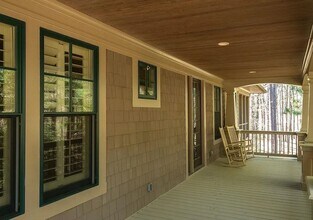 1111 Regency Dr in Greensboro, GA - Building Photo - Building Photo
