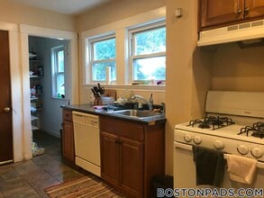 289 Foster St in Boston, MA - Building Photo - Building Photo