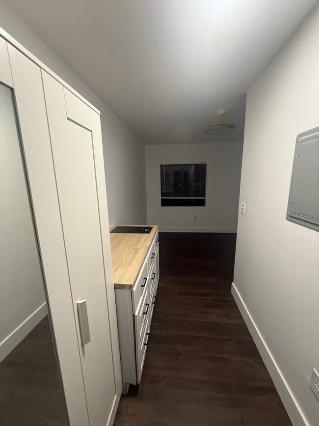 203 Columbus Pky, Unit A2, Unit A2