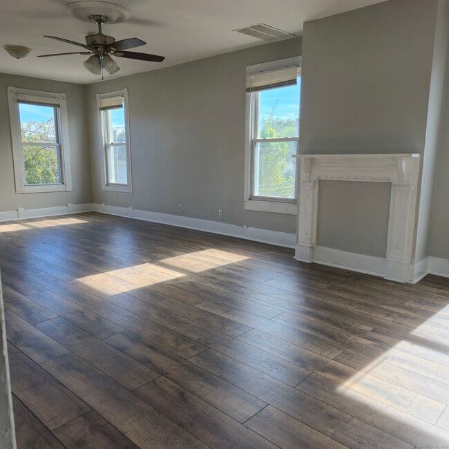 168 Lloyd St in New Haven, CT - Building Photo - Building Photo