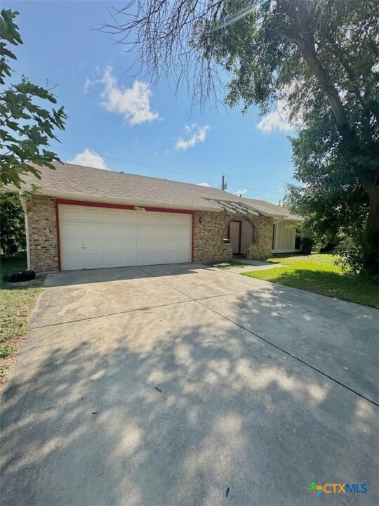 501 Skyline Ave in Killeen, TX - Building Photo