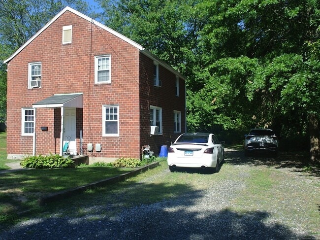 26 Garden Dr, Unit 1 in Fairfield, CT - Building Photo - Building Photo
