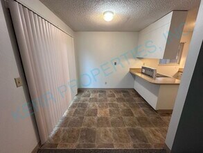 7518 SE Steele St in Portland, OR - Building Photo - Building Photo