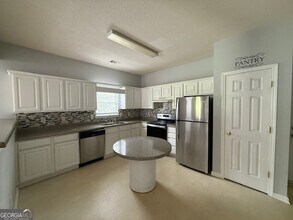 1450 Riverrock Trail SW in Riverdale, GA - Building Photo - Building Photo