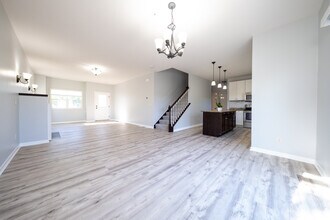 2638 Vierling Dr E in Shakopee, MN - Building Photo - Building Photo