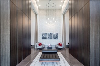 Vale Overland Park in Overland Park, KS - Foto de edificio - Lobby