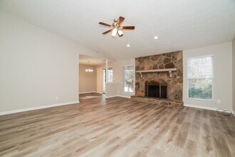 4749 Jamerson Forest Cir in Marietta, GA - Foto de edificio - Building Photo