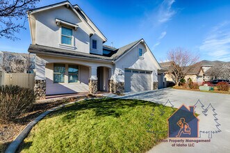 2539 Bottle Brush Ave in Meridian, ID - Building Photo - Building Photo