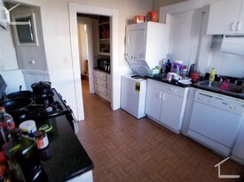 158 Kelton St, Unit 5 in Boston, MA - Building Photo