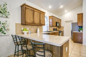 12852 Old MacGregor Ln in Fort Worth, TX - Building Photo - Building Photo