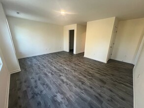 1064 W Bank St in Winston-Salem, NC - Building Photo - Building Photo