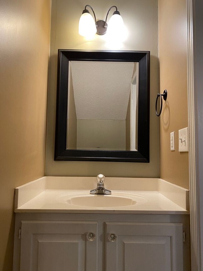 property at 903 N Main St