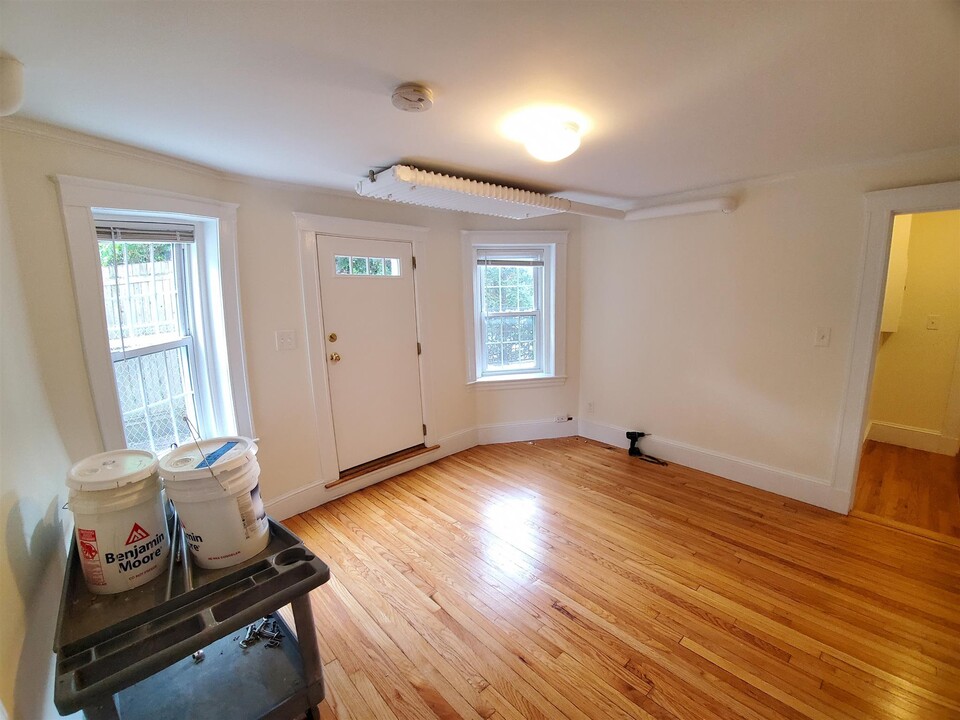 156 Summer St, Unit 105 in Somerville, MA - Building Photo