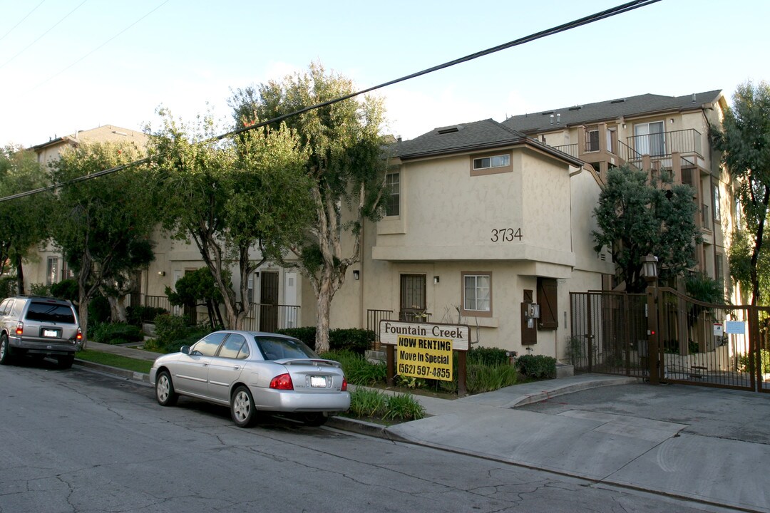 Fountain Creek Apartments in Long Beach, CA - Building Photo