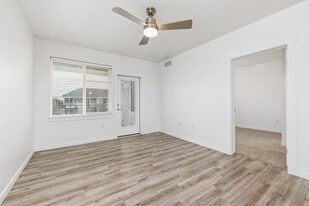 13331 Packard Dr in Woodbridge, VA - Building Photo