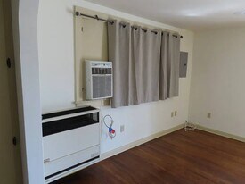 221 N Fern Ave in Ontario, CA - Building Photo