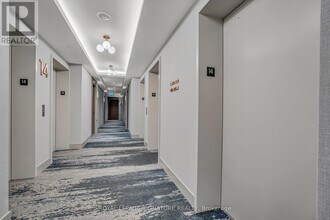 30 Inn On The Pk Dr in Toronto, ON - Building Photo - Building Photo