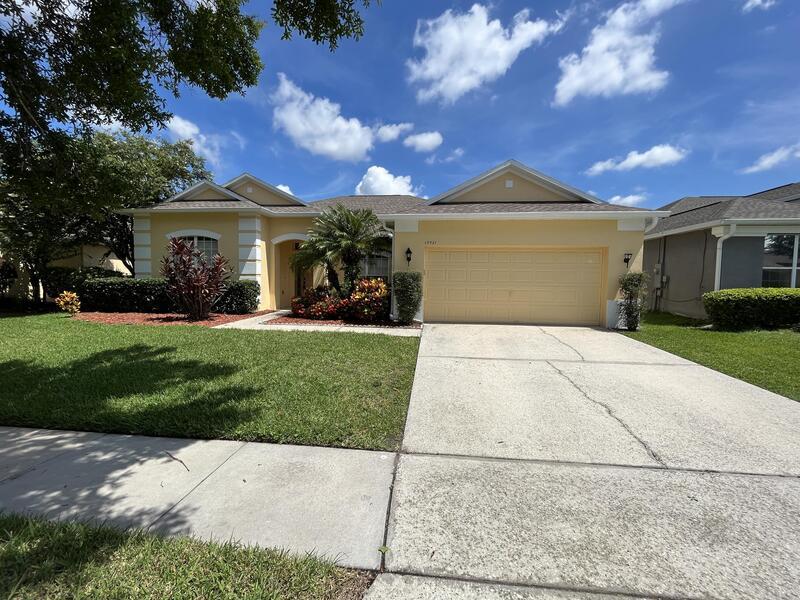 13521 Old Dock Rd in Orlando, FL - Foto de edificio