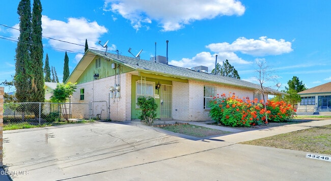 property at 4324 La Luz Ave