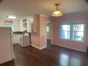 103 N First St in Mebane, NC - Building Photo - Building Photo